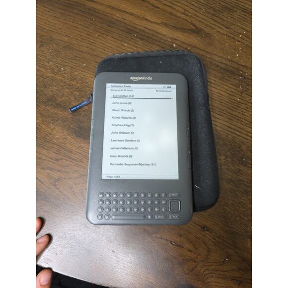 Amazon Kindle Keyboard 3, Wi-Fi, 6" 4GB, D00901 3rd Generation 85 Books - Picture 1 of 16